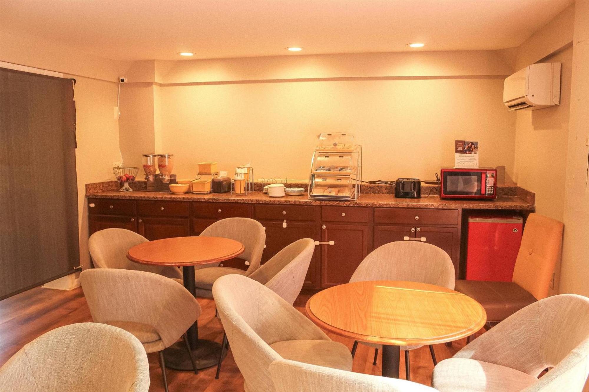 戴斯小河酒店 利特尔里弗 外观 照片